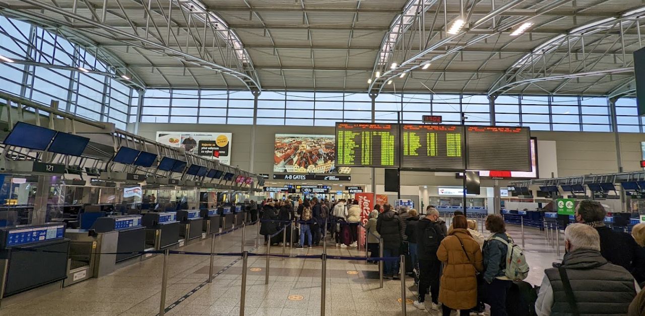 Hainan Airlines PRG Terminal