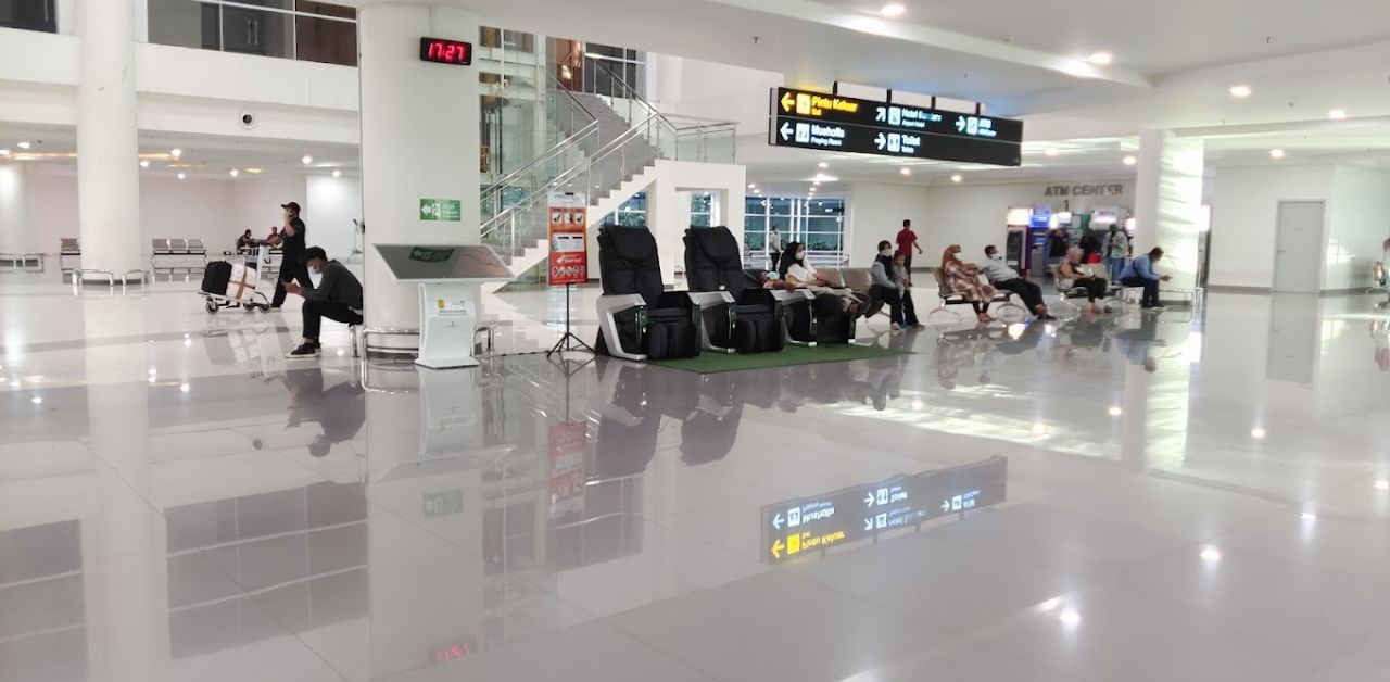Garuda-Indonesia-BDJ-Terminal-–-Syamsudin-Noor-International-Airport
